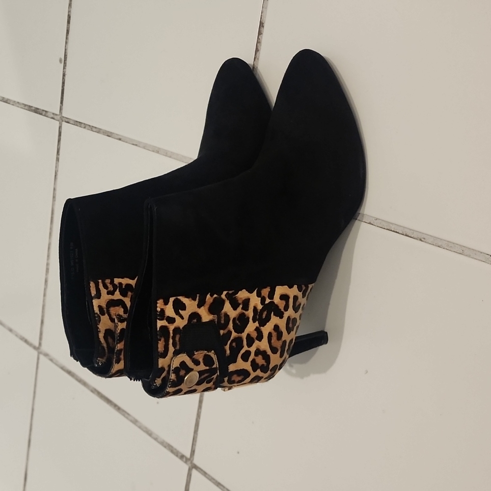 Cole haan plate shootie black and suede size 8.5